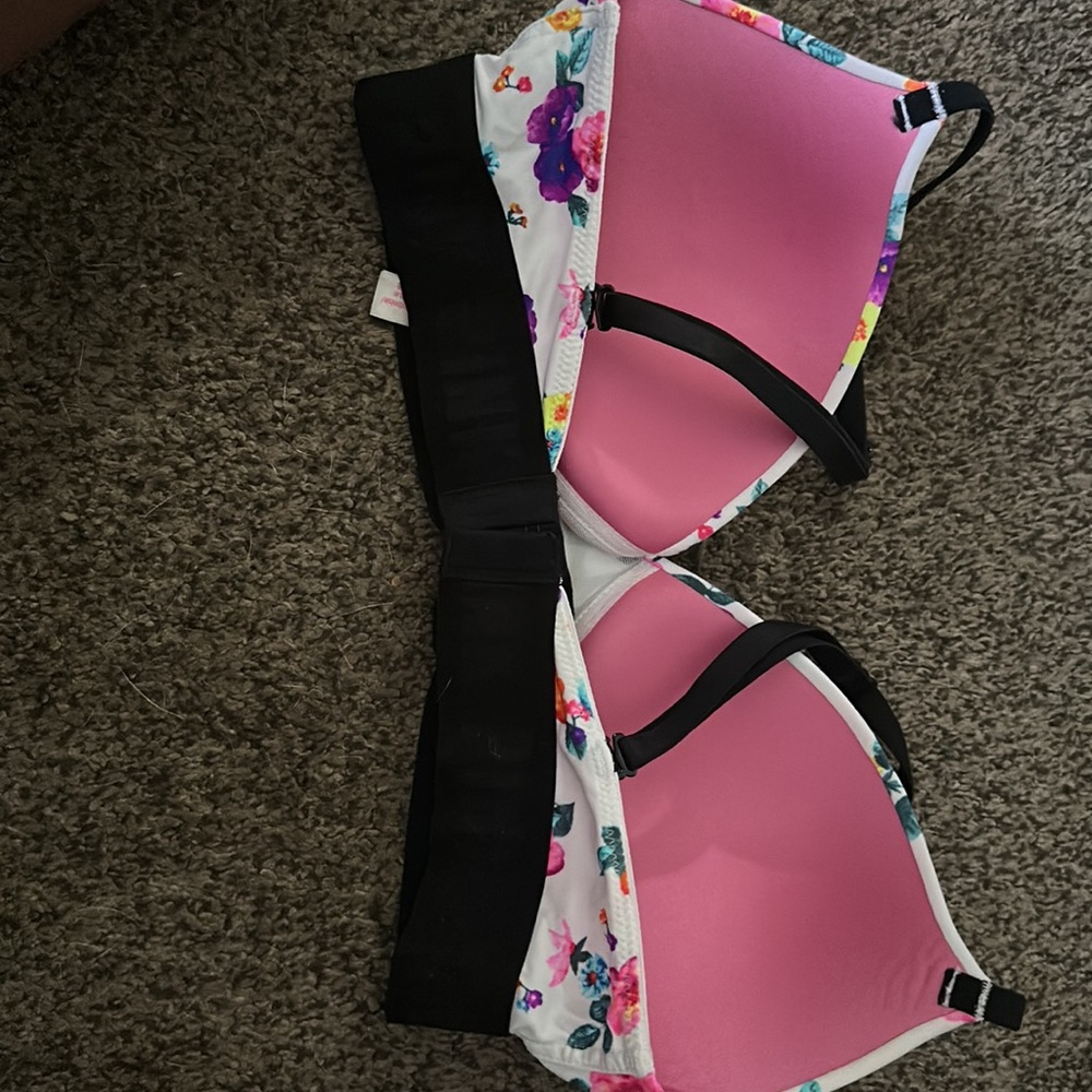 Pink Bra - Picture 3 of 3